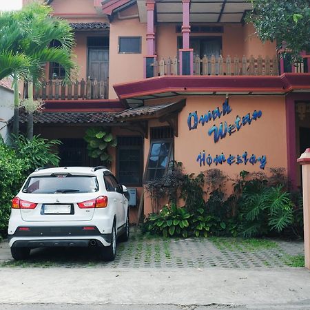 Omah Wetan Homestay Malang Exterior photo
