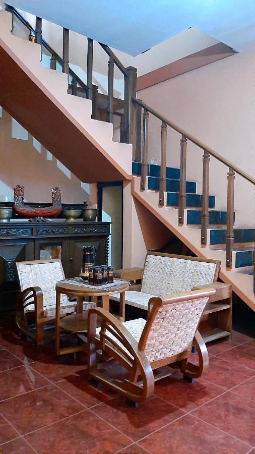 Omah Wetan Homestay Malang Exterior photo