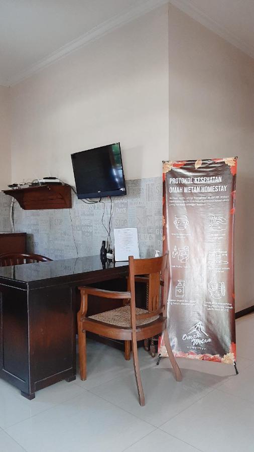 Omah Wetan Homestay Malang Exterior photo